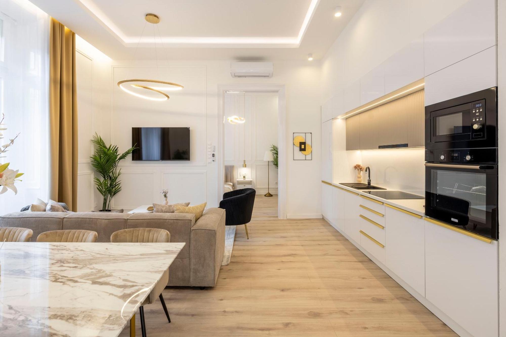 Exclusive & Prestigious Central Residence W/ Balcony Budapest Extérieur photo