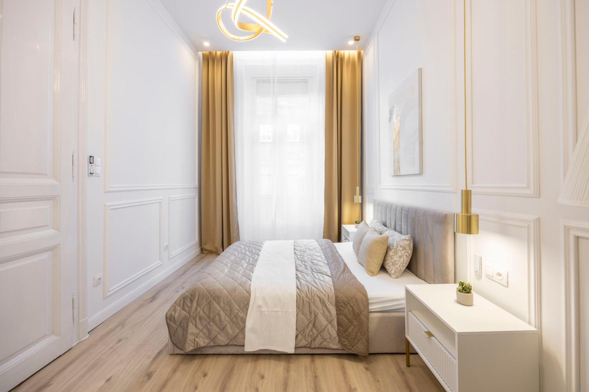 Exclusive & Prestigious Central Residence W/ Balcony Budapest Extérieur photo