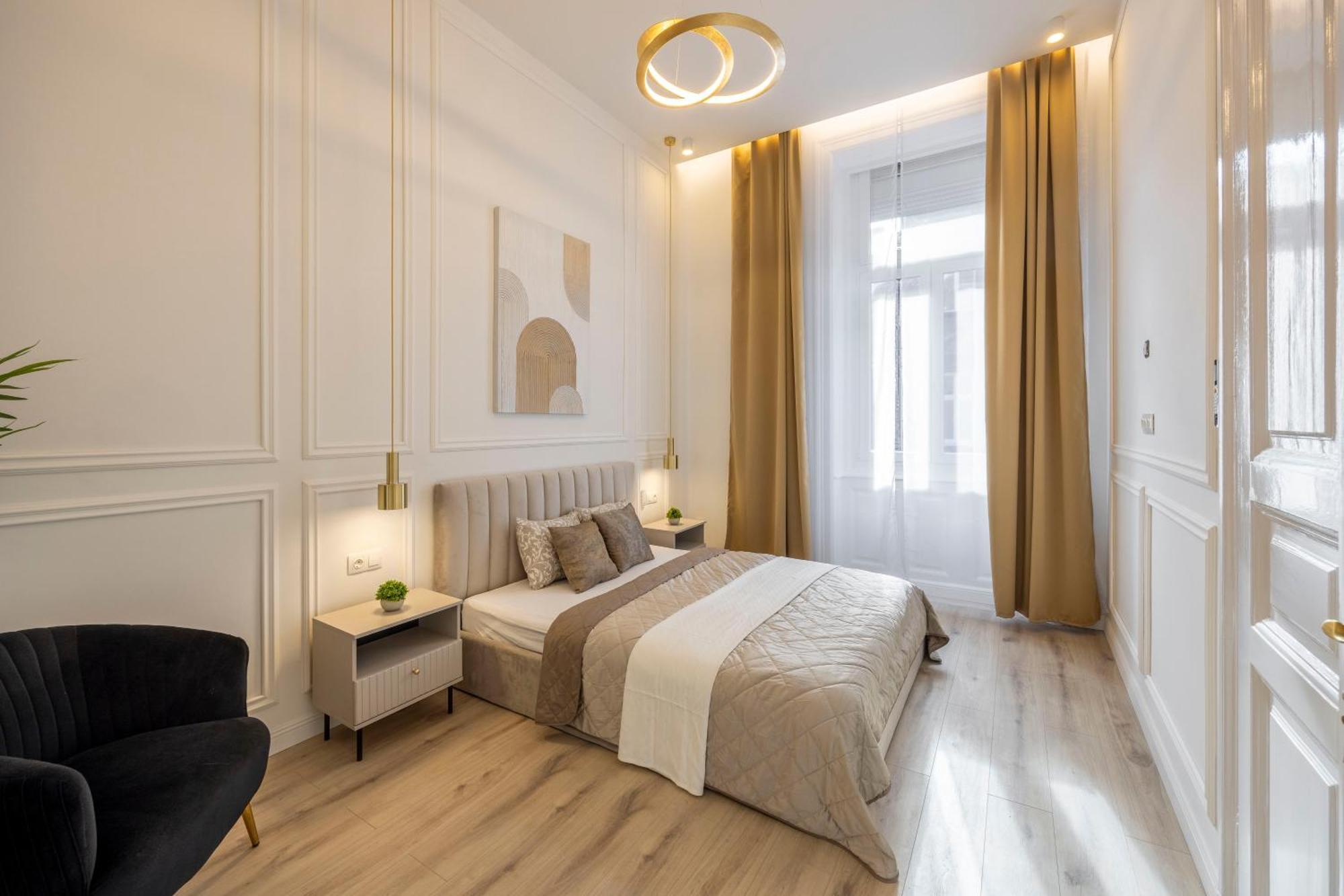 Exclusive & Prestigious Central Residence W/ Balcony Budapest Extérieur photo