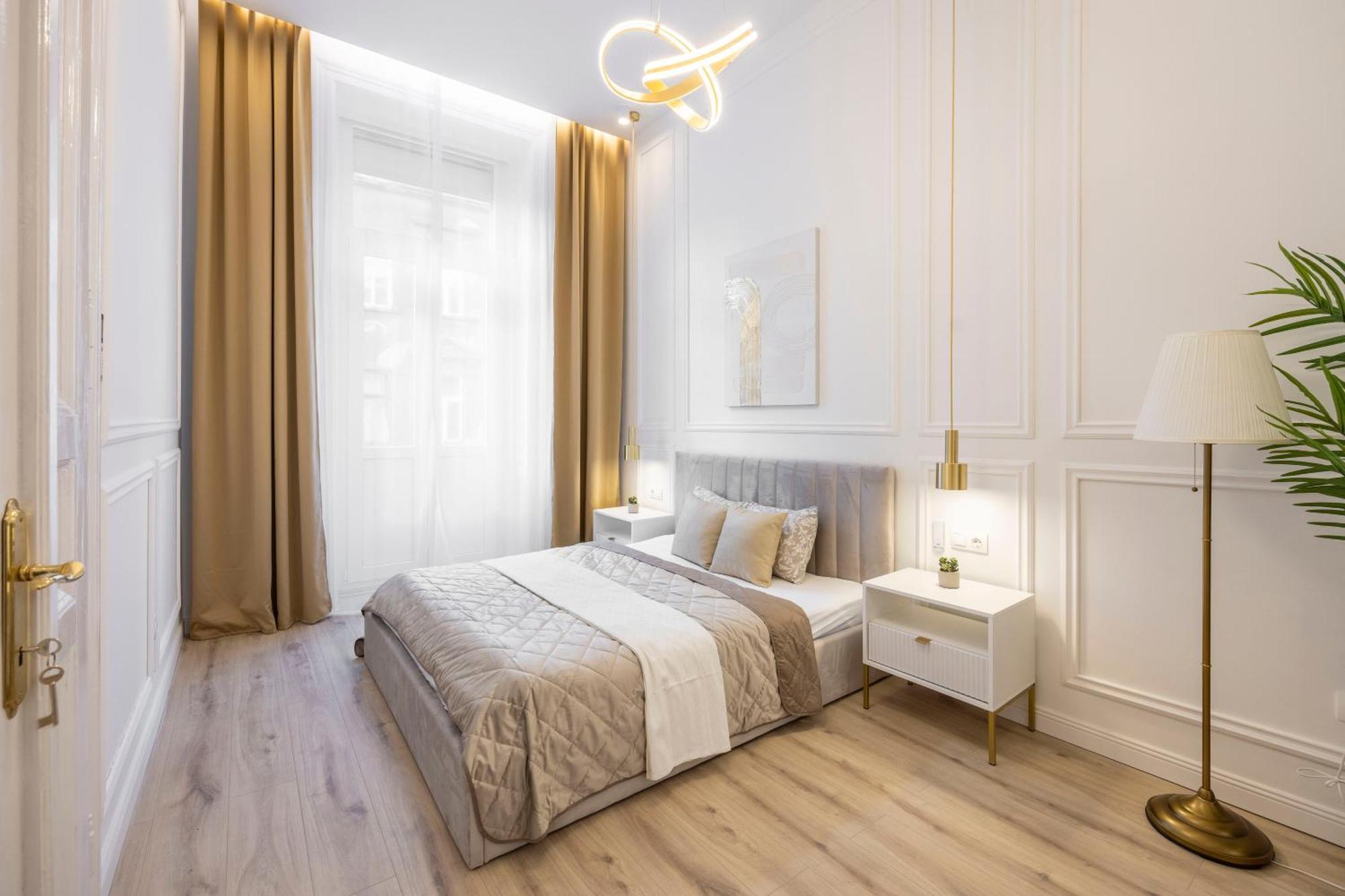 Exclusive & Prestigious Central Residence W/ Balcony Budapest Extérieur photo